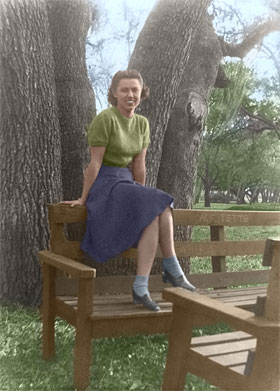 Colorized Photo: Present for the Mother's Day